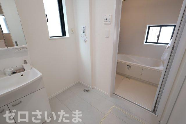 《仲介手数料無料》西区大字指扇1007新築一戸建てハートフルタウンのランドリースペース