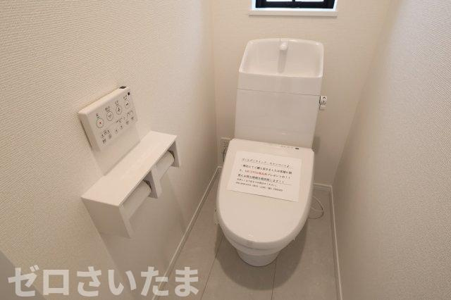 《仲介手数料無料》西区大字指扇1007新築一戸建てハートフルタウンのトイレ|2階