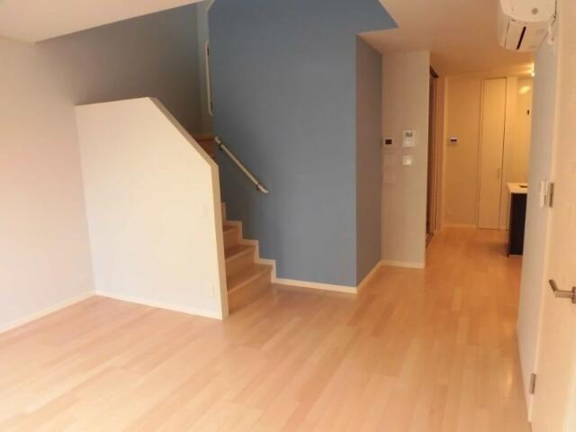 リンジュドゥプリムの居間・リビング