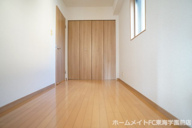 カスティージョ上林の洋室