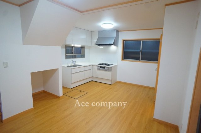 【居間・リビング】 | 八尾市上尾町2丁目 | 【LDK：約11帖】