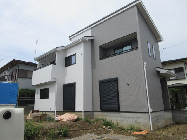 【仲介手数料無料】新築戸建　熊谷市弥藤吾1134-47（全1棟）の前面道路含む現地写真