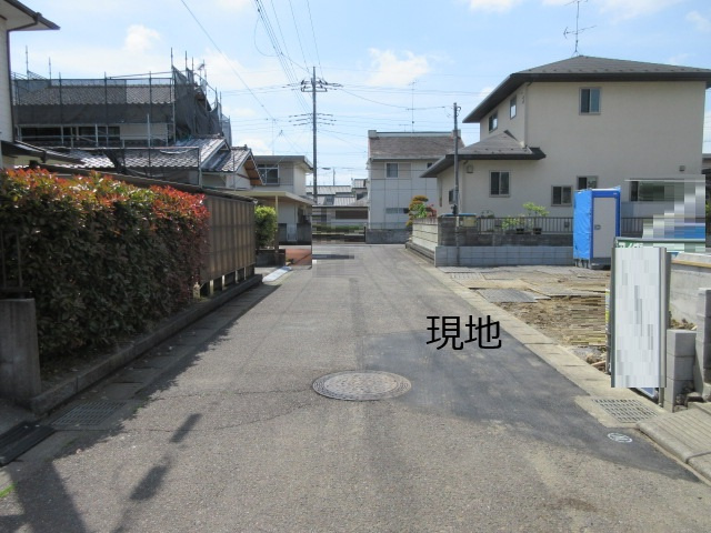 【仲介手数料無料】新築戸建　熊谷市弥藤吾1134-47（全1棟）の前面道路含む現地写真