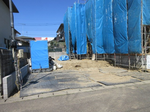 【仲介手数料無料】新築戸建　熊谷市弥藤吾1134-47（全1棟）の前面道路含む現地写真