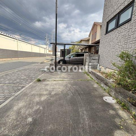 京田辺市山手西２丁目戸建の駐車場