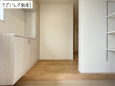 【玄関】 | Livele Garden.S加須市三俣1丁目　新築住宅 | ≪3号棟≫
現地(2026年8月撮影)