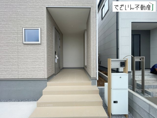 【玄関】 | Livele Garden.S加須市三俣1丁目　新築住宅 | ≪3号棟≫
現地(2026年8月撮影)