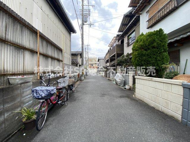 南荘町中古戸建の前面道路含む現地写真|前面道路含む現地写真です