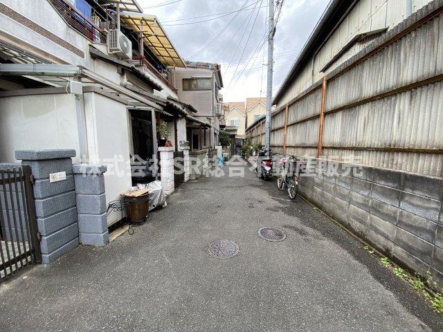 南荘町中古戸建の前面道路含む現地写真|前面道路含む現地写真です