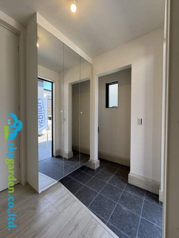 茅ヶ崎市今宿４期　新築戸建　全２棟１号棟の玄関|毎日通る玄関はこちらです