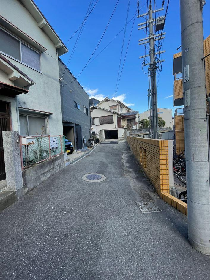 豊中市長興寺北1丁目　中古戸建の前面道路含む現地写真|前面道路含む現地写真です