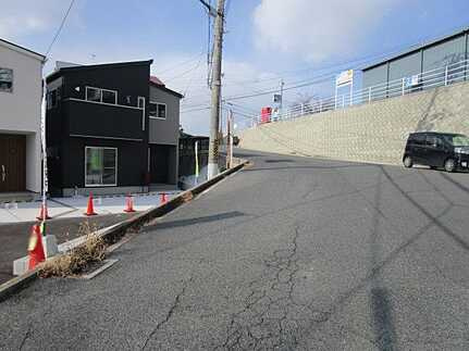 東区山根町の前面道路含む現地写真