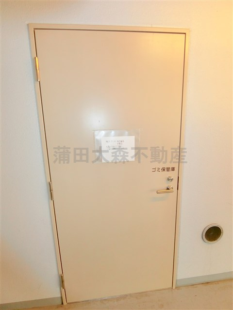 ジーベック糀谷のその他共用部分|曜日時間関係なくゴミ捨て可能な敷地内ゴミ捨て場