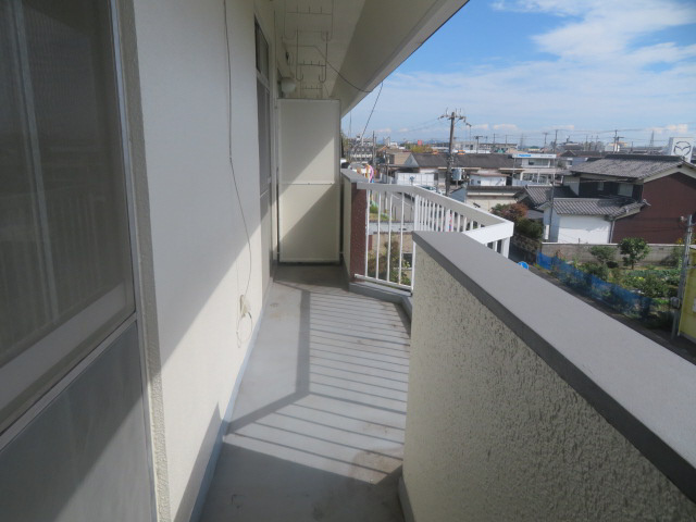 姫路市大津区恵美酒町２丁目の賃貸マンションのバルコニー