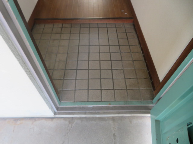 姫路市大津区恵美酒町２丁目の賃貸マンションの玄関