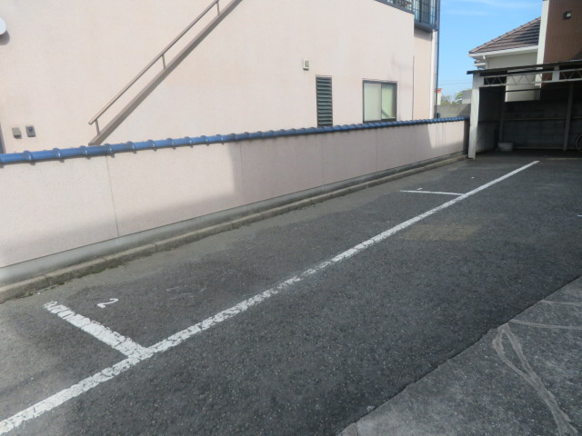 姫路市大津区恵美酒町２丁目の賃貸マンションの駐車場
