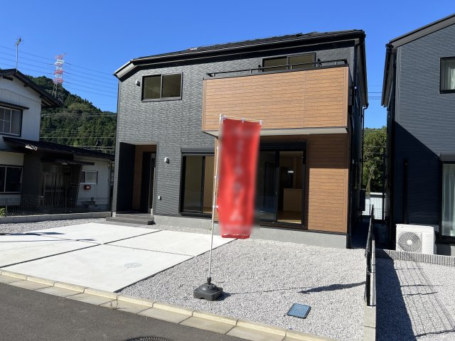 青梅市柚木町3丁目　新築戸建全7棟の駐車場|並列2台駐車可能なゆとりのカースペース