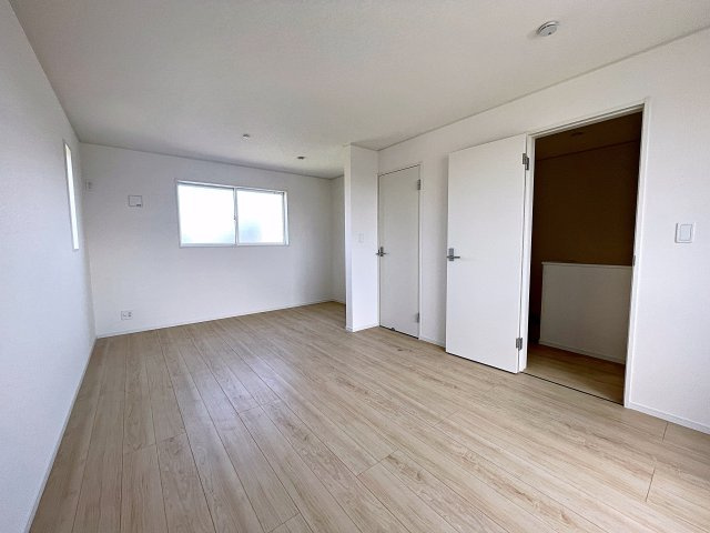 新築戸建・新築建売　矢吹町一本木第6　善郷小・矢吹中の洋室|11帖の洋室は広々とした空間で開放的なくつろぎの空間です！