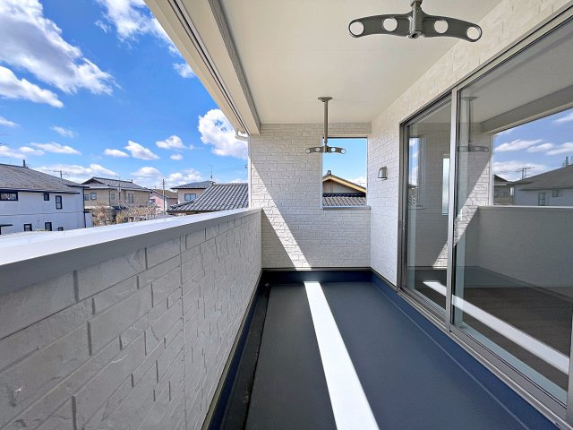 新築戸建・新築建売　矢吹町一本木第6　善郷小・矢吹中のバルコニー|天候の急な変化にも柔軟に対応できる快適なインナーバルコニー！