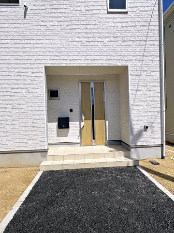 新築戸建・新築建売　矢吹町一本木第6　善郷小・矢吹中の玄関|モニター付きインターホンで訪問者を確認できるので、防犯対策やプライバシー保護など安心です！