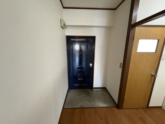 【玄関】 | 岸田マンション | シンプルで使いやすい玄関です