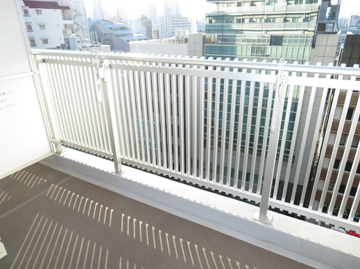 ラクアスレジデンス東新宿のバルコニー