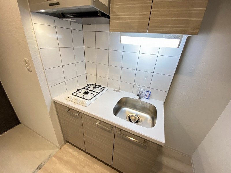 神戸市兵庫区駅南通３丁目の賃貸マンションのキッチン|システムキッチン（ガス２口）