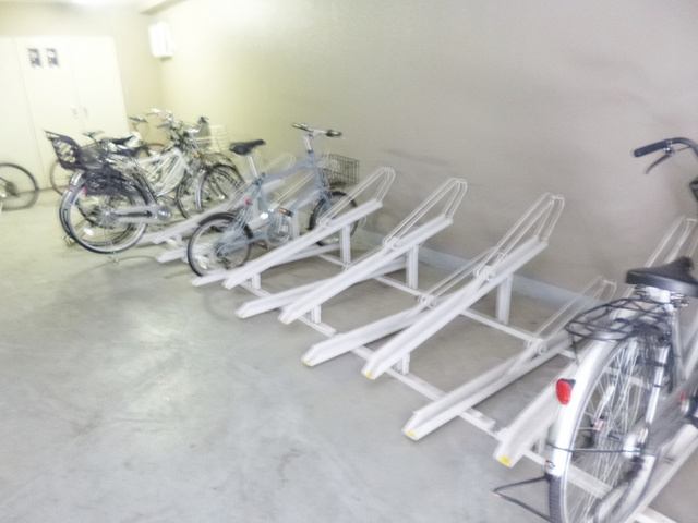 北区西ケ原１丁目の賃貸マンションの駐車場|自転車はこちらに置けます☆