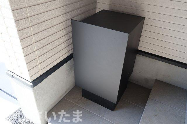 《仲介手数料無料》南区別所２丁目4-7新築一戸建てケイアイグレイスの設備|宅配ボックス付き