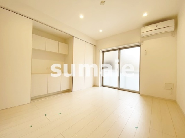 リブリ・浦和針ヶ谷の洋室|白系で統一された内装☆