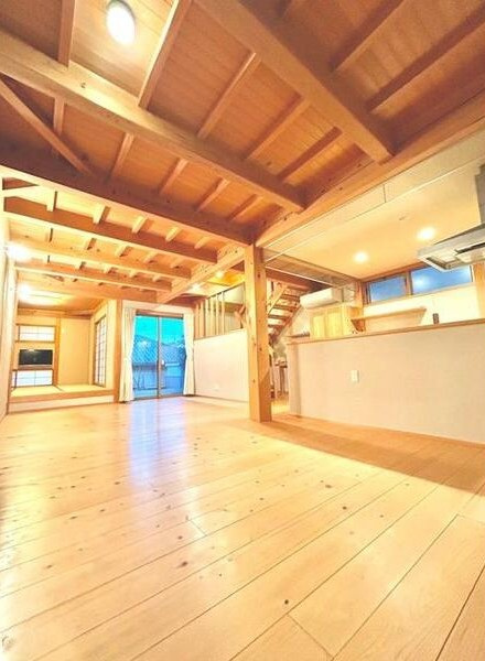 旭台３丁目戸建の居間・リビング