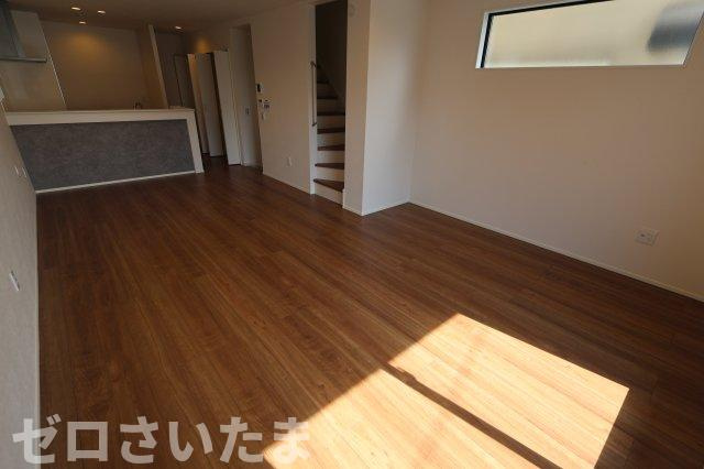 《仲介手数料無料》南区別所２丁目4-7新築一戸建てケイアイグレイスの居間・リビング