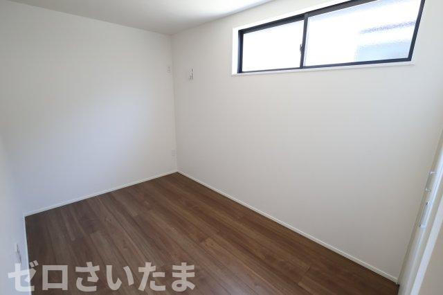 《仲介手数料無料》南区別所２丁目4-7新築一戸建てケイアイグレイスの洋室