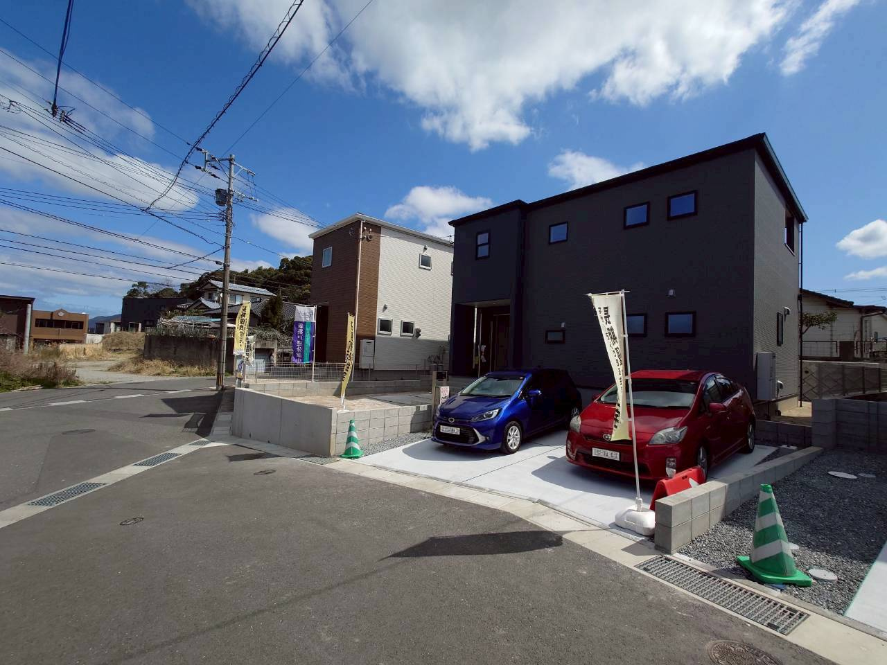 ーリーブルガーデンー小倉南区長行西第五【小倉南区　新築戸建て】の前面道路含む現地写真|駐車スペースは2台可能♪【小倉南区　新築戸建て】