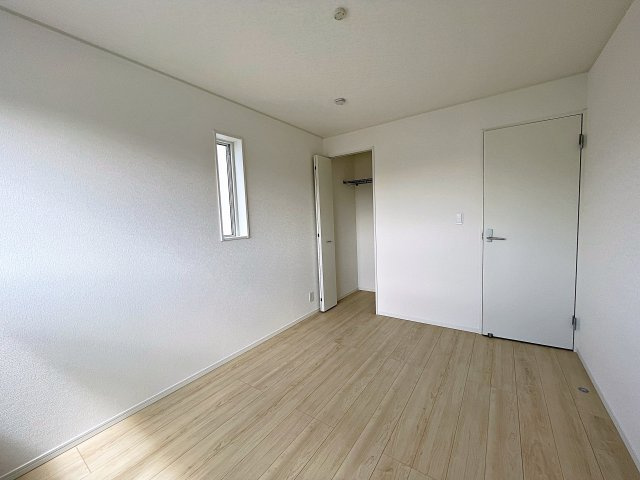 新築戸建・新築建売　矢吹町一本木第6　善郷小・矢吹中の洋室|シンプルなので様々なテイストのインテリアも合いそうですね！