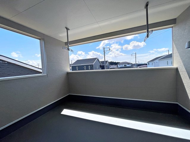 新築戸建・新築建売　矢吹町一本木第6　善郷小・矢吹中のバルコニー|天候の急な変化にも柔軟に対応できる快適なインナーバルコニー！