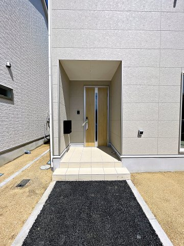 新築戸建・新築建売　矢吹町一本木第6　善郷小・矢吹中の玄関|モニター付きインターホンで訪問者を確認できるので、防犯対策やプライバシー保護など安心です！