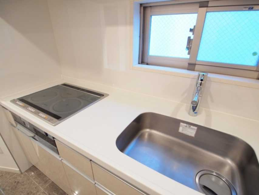 プランドール　駅近　駐車場　南西角部屋のキッチン