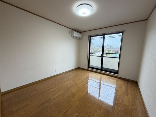 サンハイツKの洋室