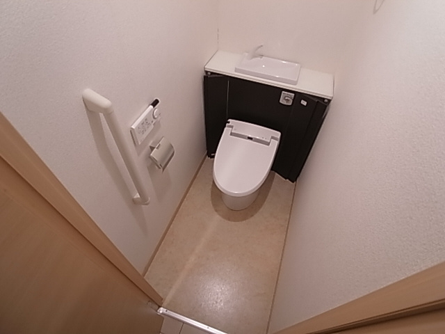 神戸市須磨区衣掛町４丁目の賃貸マンションのトイレ|ウォッシュレット付トイレ