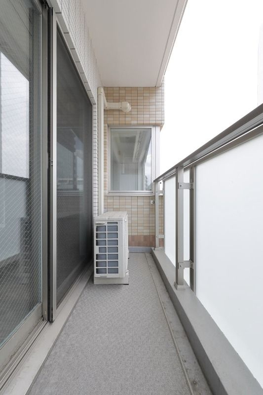 東京凱捷ビルのバルコニー