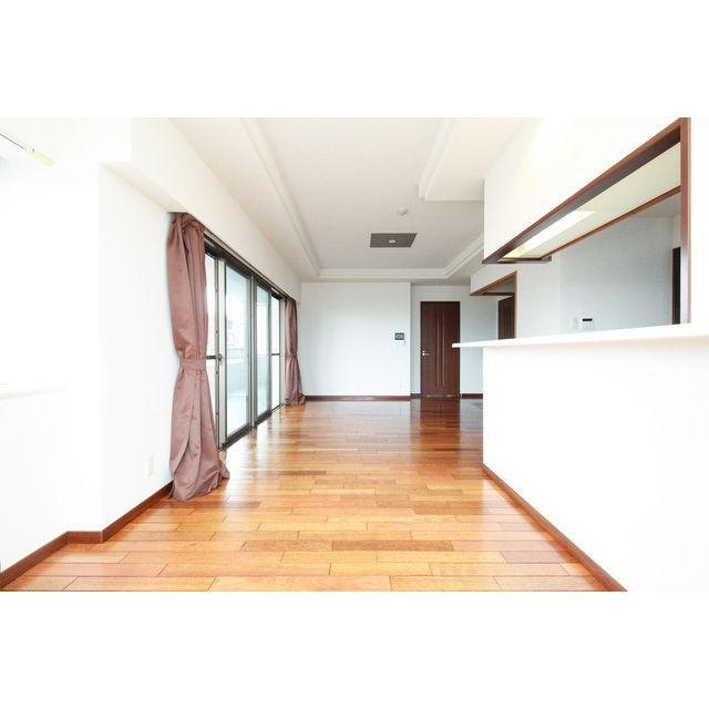 ロフティ城南セントラルタワーの居間・リビング