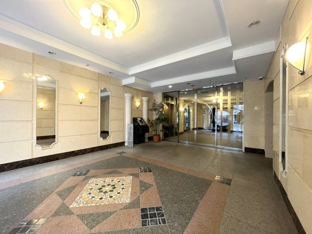 日神パレステージ大宮中央のエントランス|建物の内部です