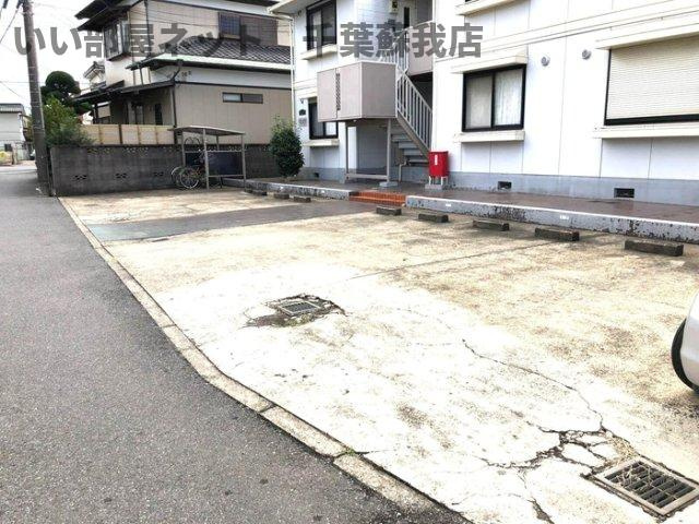 ハイツカメリヤの駐車場|駐車場があります