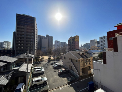 【展望】 | エンクレスト天神南3 | 南東向きにつき陽当たり良好なので洗濯物もよく乾きそうです☆