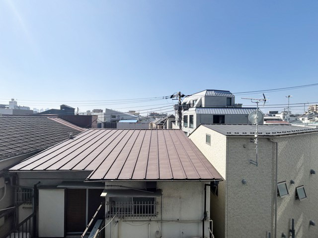 【展望】 | ユアコート東長崎 | 眼前に広がる空の雄大さと、このお部屋の自慢の一つである「眺望」をご覧ください。毎日、この景色を独り占めできる新生活に夢が広がります。～即日のご見学可能～　お問合せはお気軽にどうぞ。
