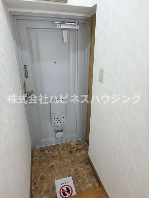 山口マンションの玄関
