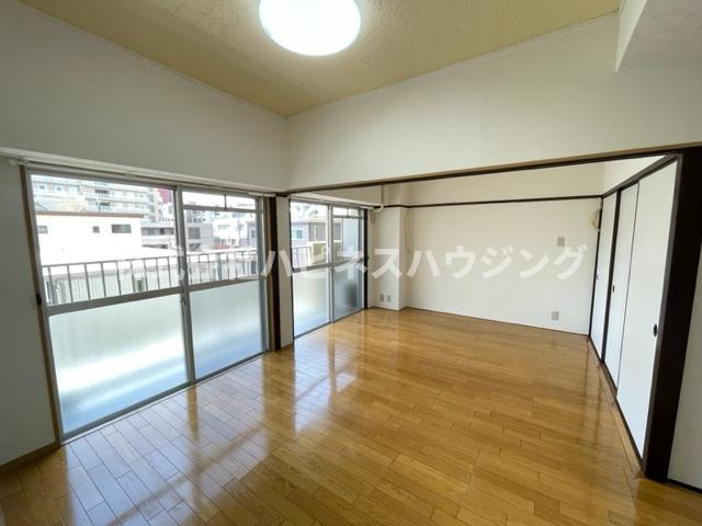 山口マンションの居間・リビング