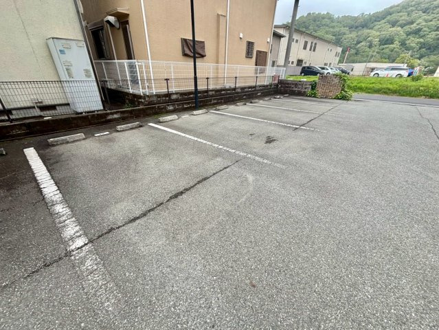 エスポアール　メゾン　B棟の駐車場