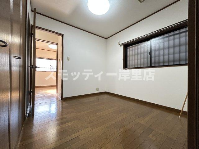 千本南2丁目戸建ての洋室